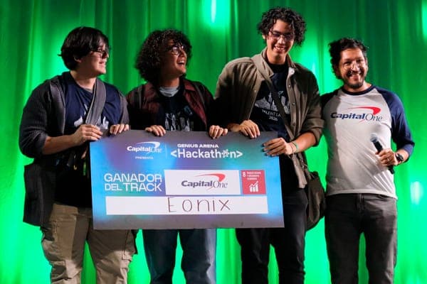 Equipo Eonix, ganador del track Capital One